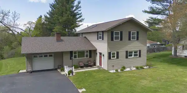 582 East New Lenox Rd