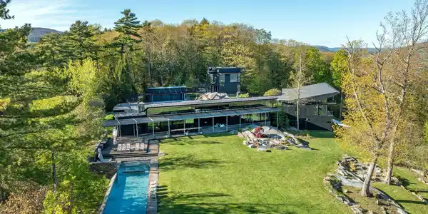 250 Long Pond Rd