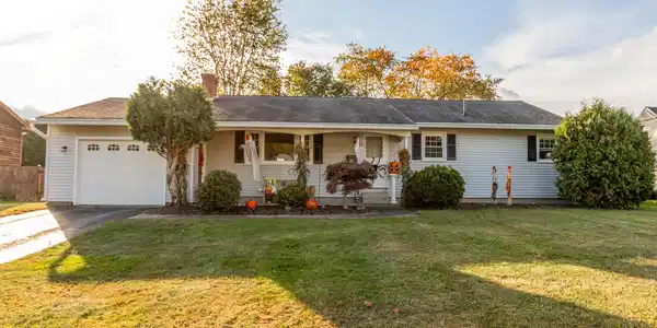 17 Greenings Ave