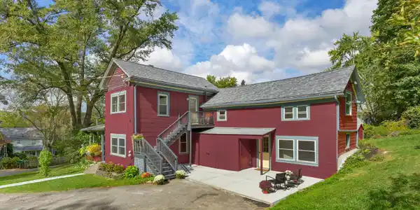 49 Pine St