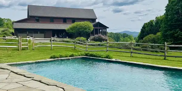 56 Crooked Hill Rd