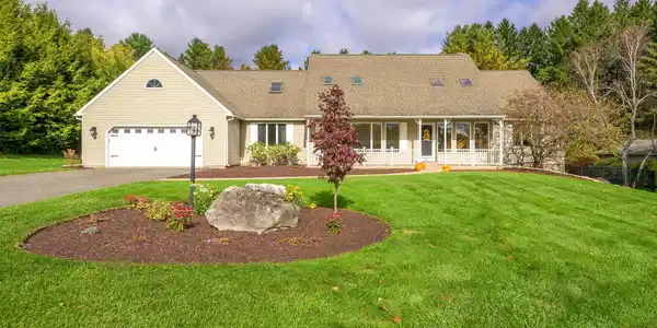 6 Lori Ct