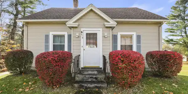 919 Hoosac Rd North