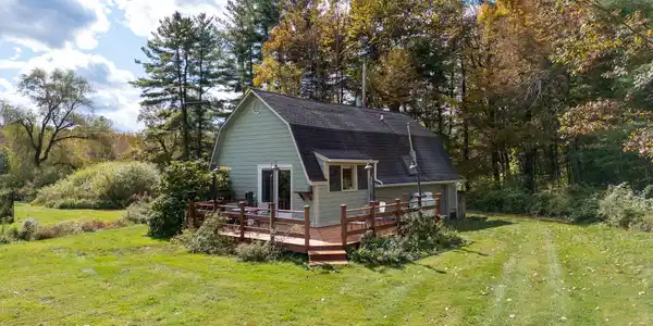 105 Seekonk Rd