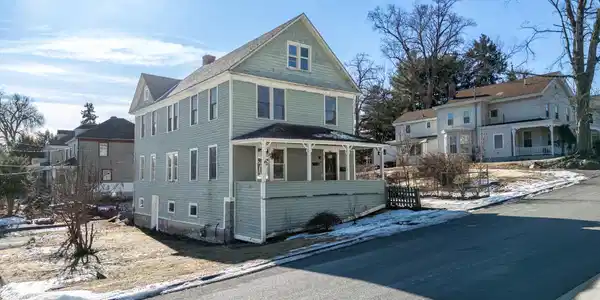34 Pleasant St