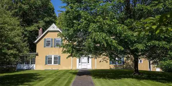 82 West Ave