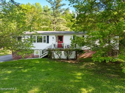 372 Reservoir Rd