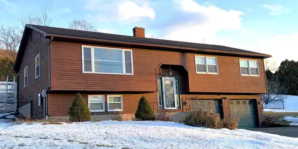 8 Country Rd