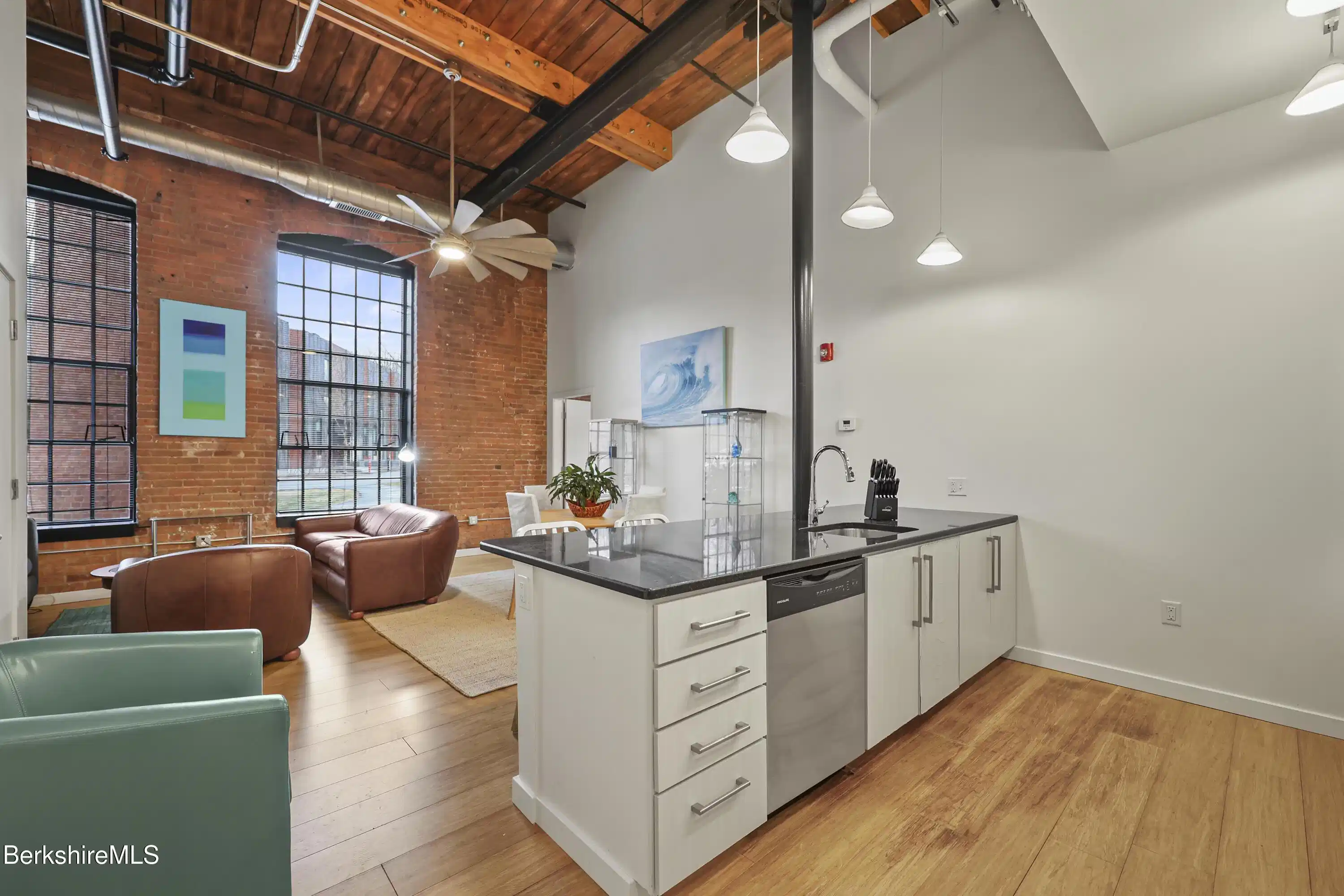 Image 1: Kitchen