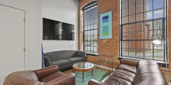 Image 4: 70 Living Room