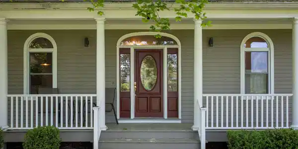 Image 3: Front Entry