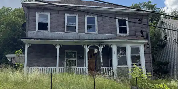 325 Walnut St