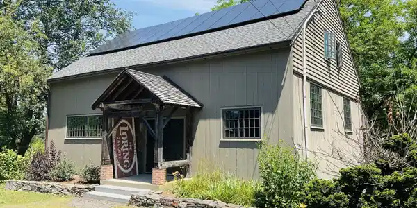 690 Main St