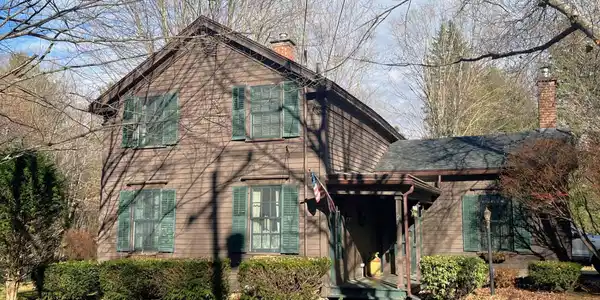 20 Mountain Rd South