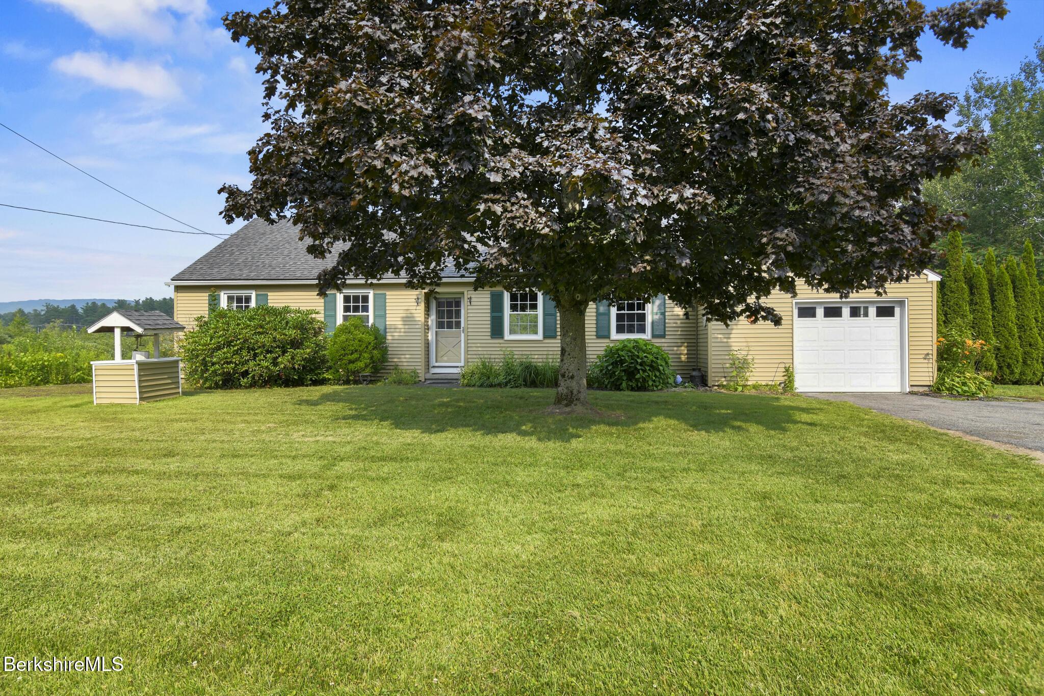 Image 2: 98 Oak Hill RdPittsfieldMA 01201-28