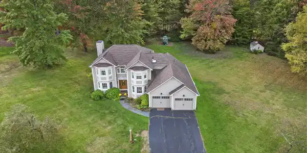 Image 3: 910 Aerial View