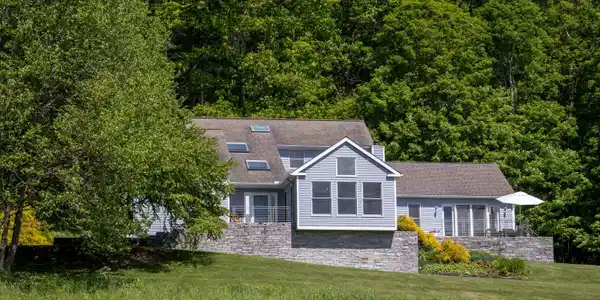 109 Under Mountain Rd