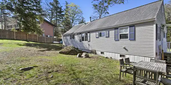 27 Shore Rd