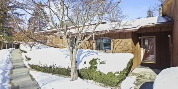 60 Churchill Crest