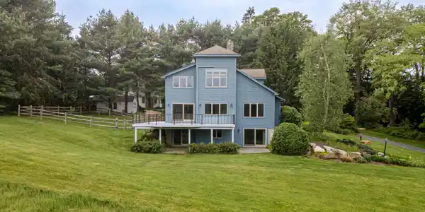 3 Townhouse Hill Rd
