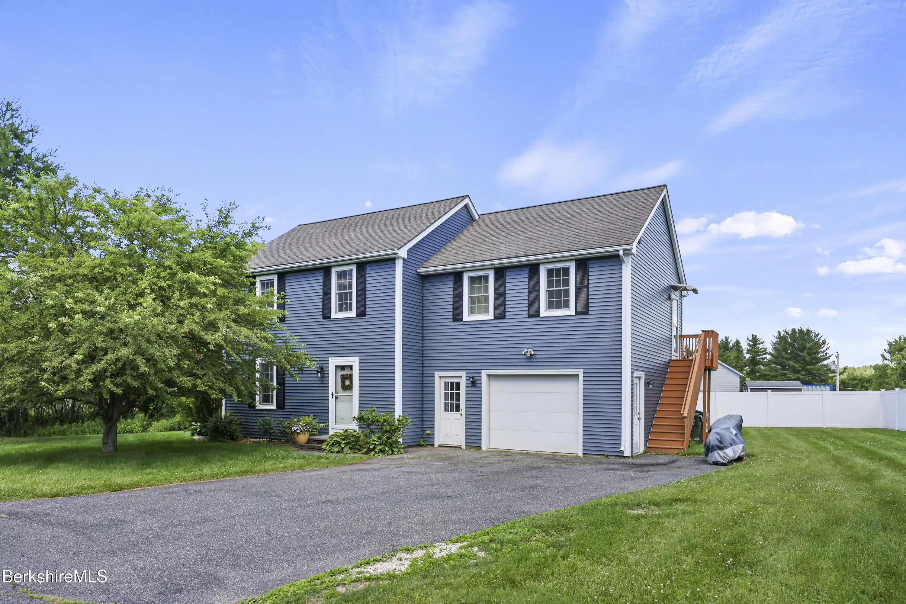 Image 1: 3 BEDROOM COLONIAL with IN LAW APARTMENT