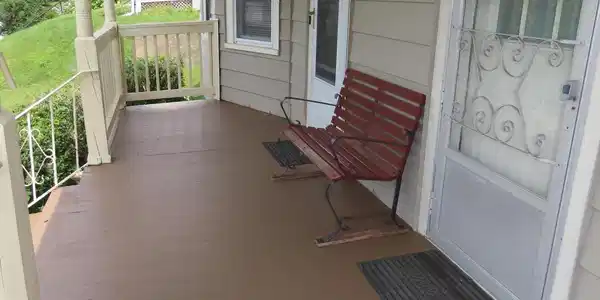 Image 3: Front Sitting Porch