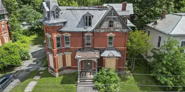 124 Church St