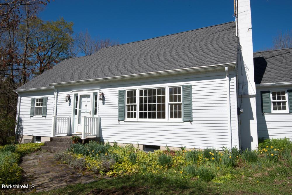 Image 1: 98 N Rd, Monroe