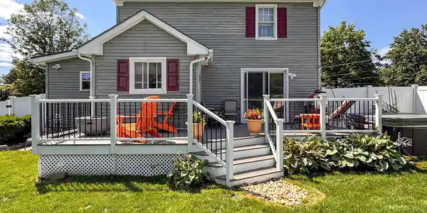 Image 4: Backyard Entertaining