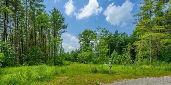 6 Colonial Acres --