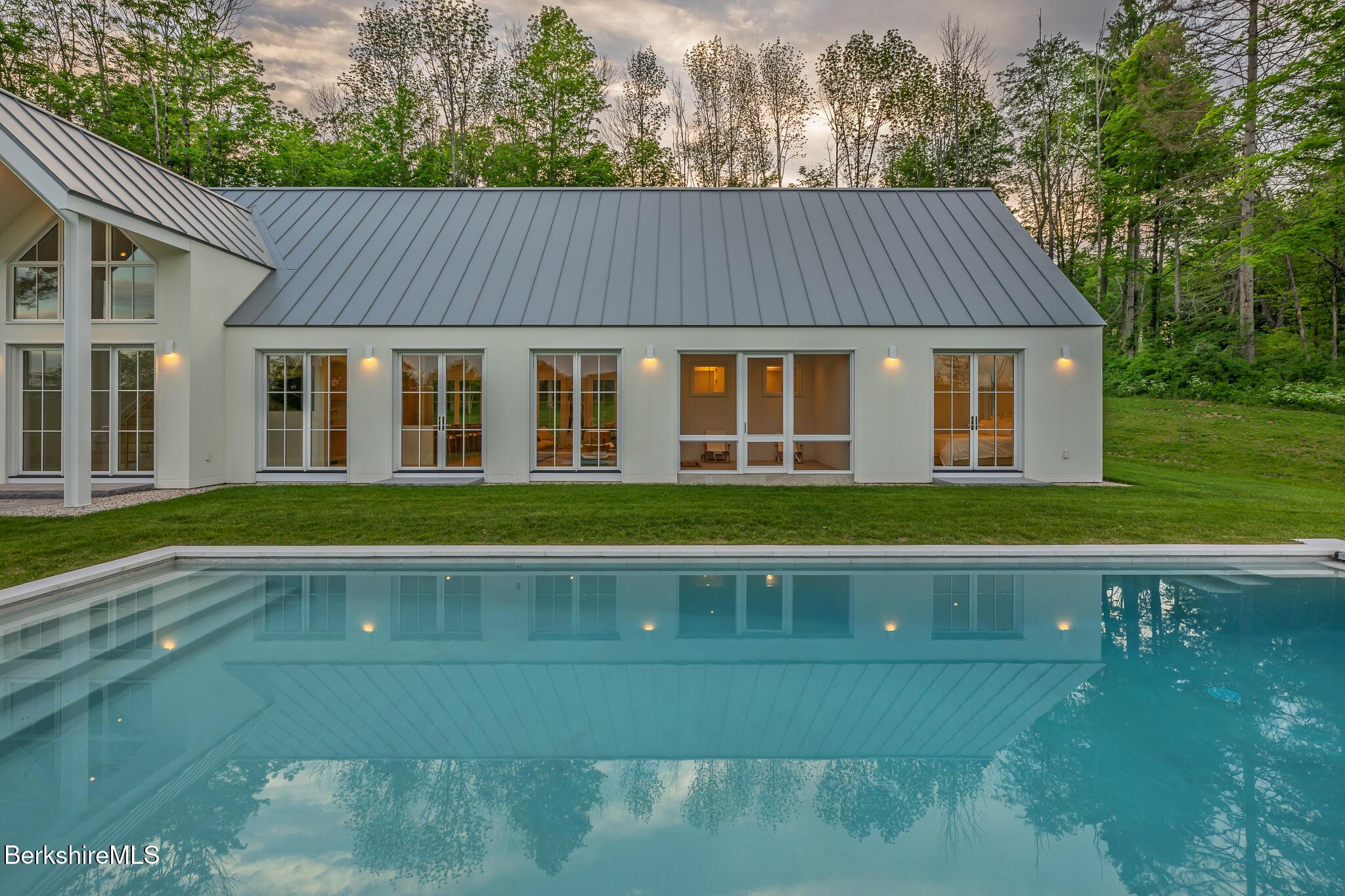 Image 3: Modern Calm