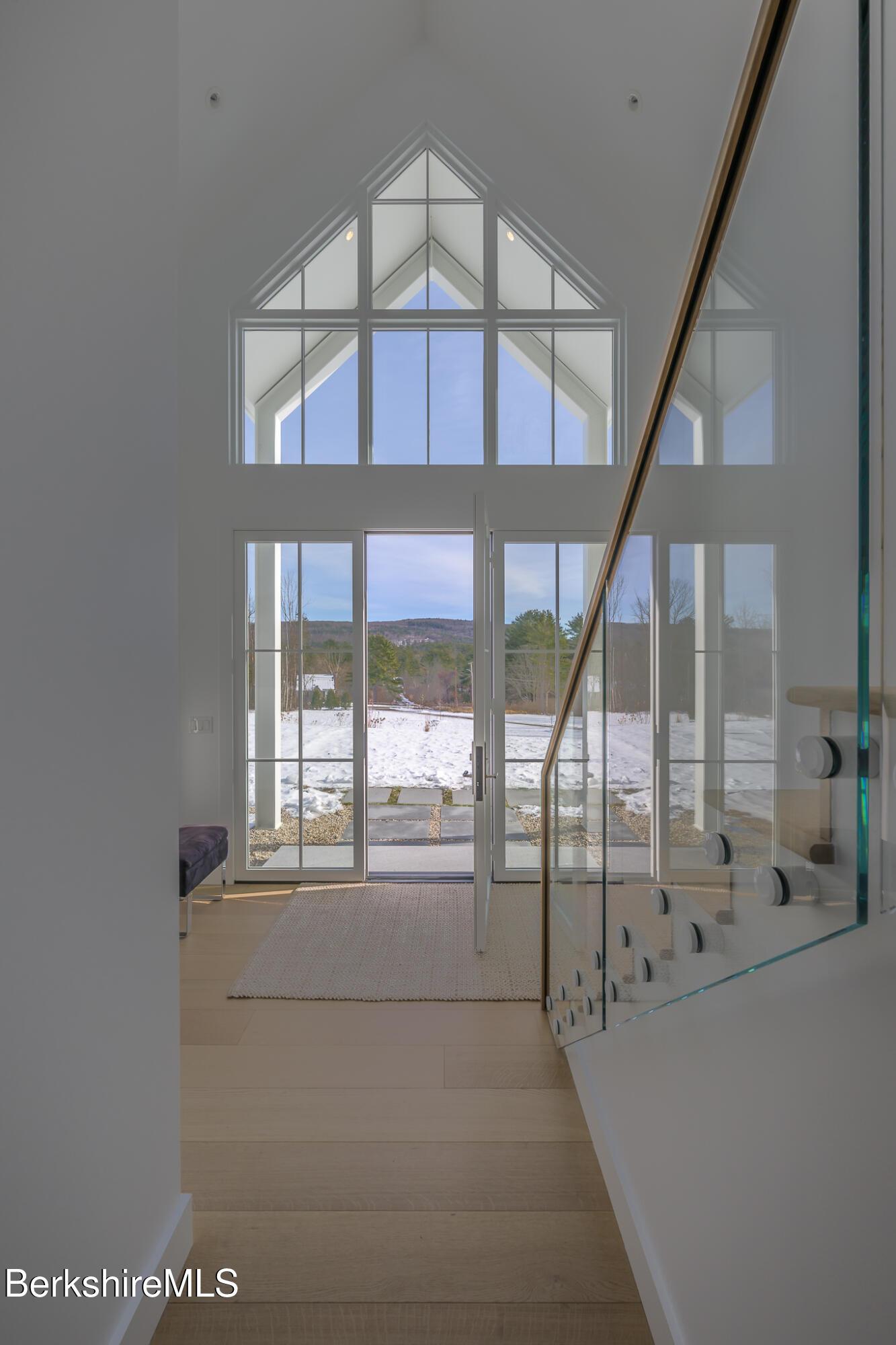 Image 4: Entry