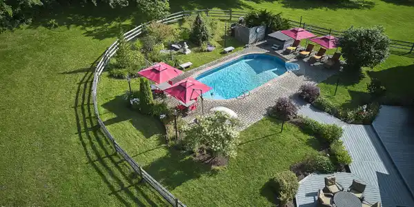 Image 2: Pool and Grounds