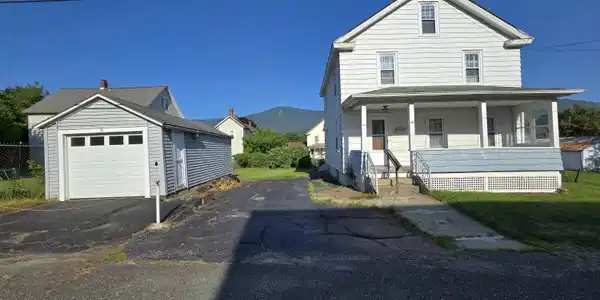 10 Hayer St