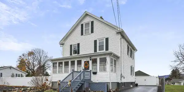 25 Calumet St