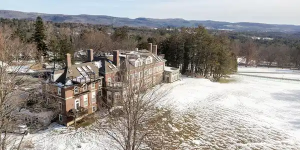 200 Old Stockbridge Rd