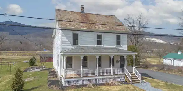 108 N Summer St