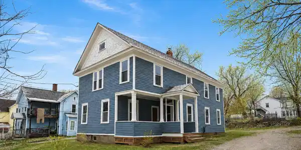 34 Daniels Ave
