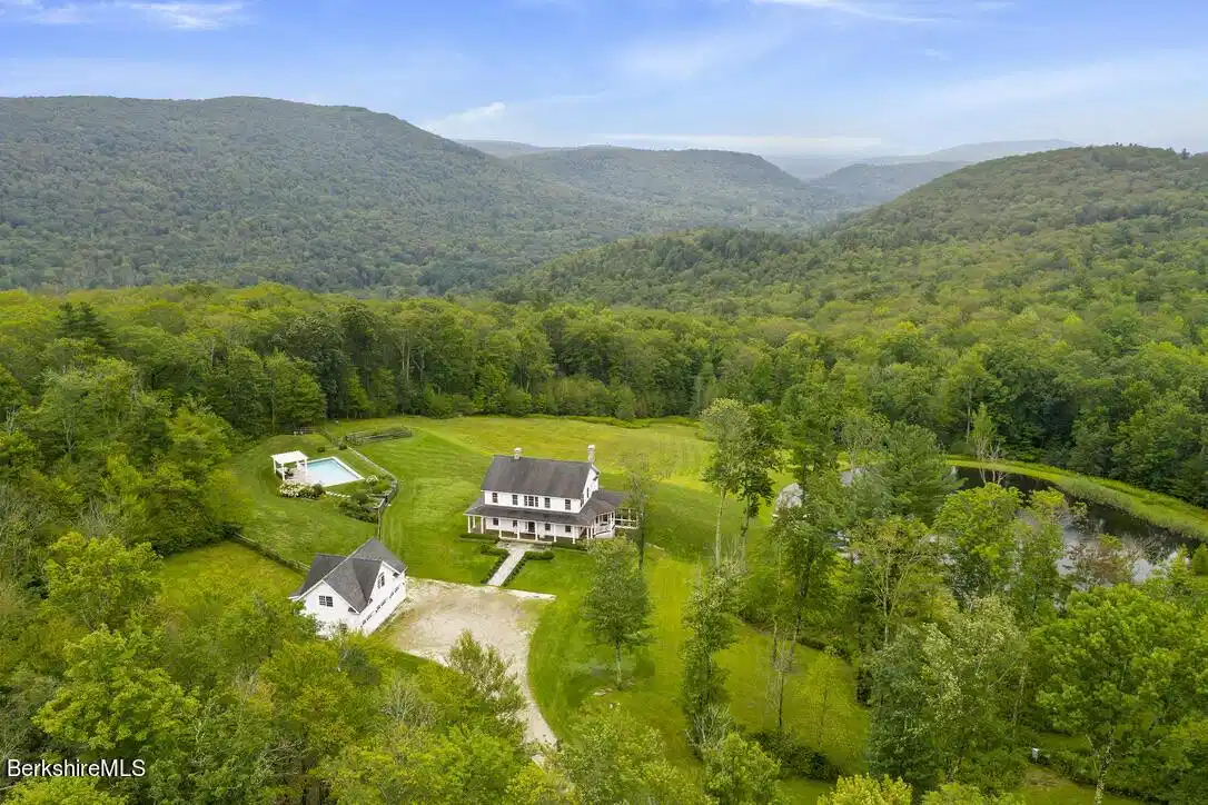 Image 1: House View - South to CT