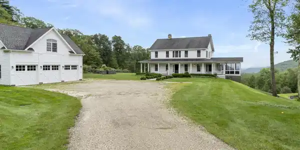 Image 3: Driveway