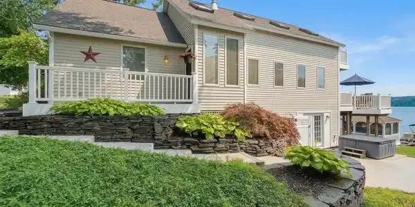 92 Ridge Ave