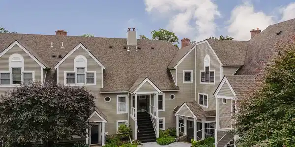 80 Taconic Ave