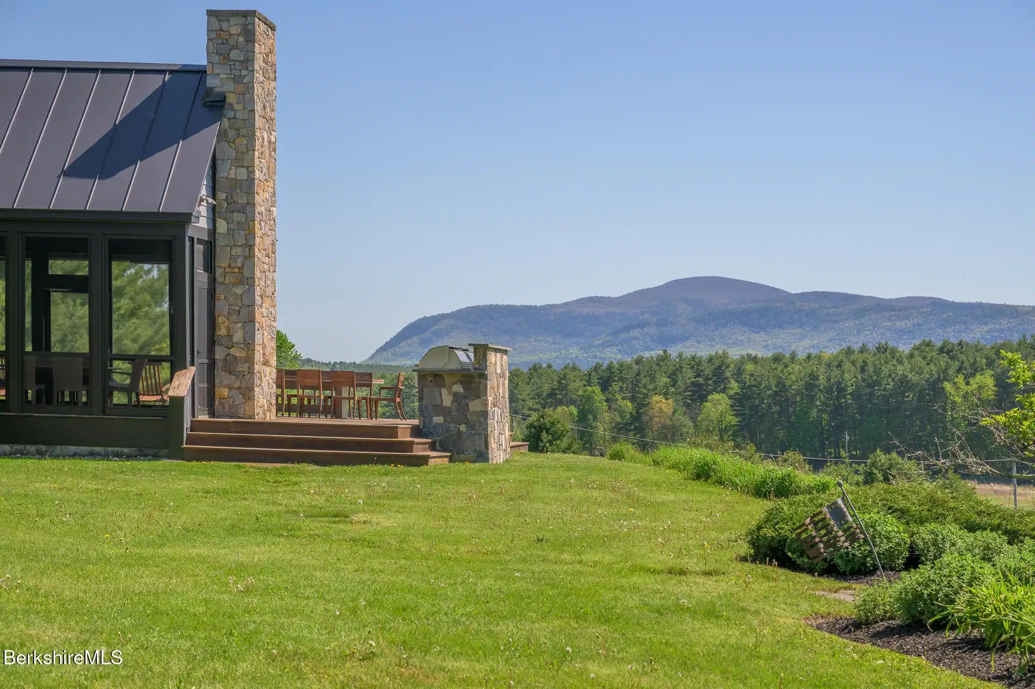 Image 1: view