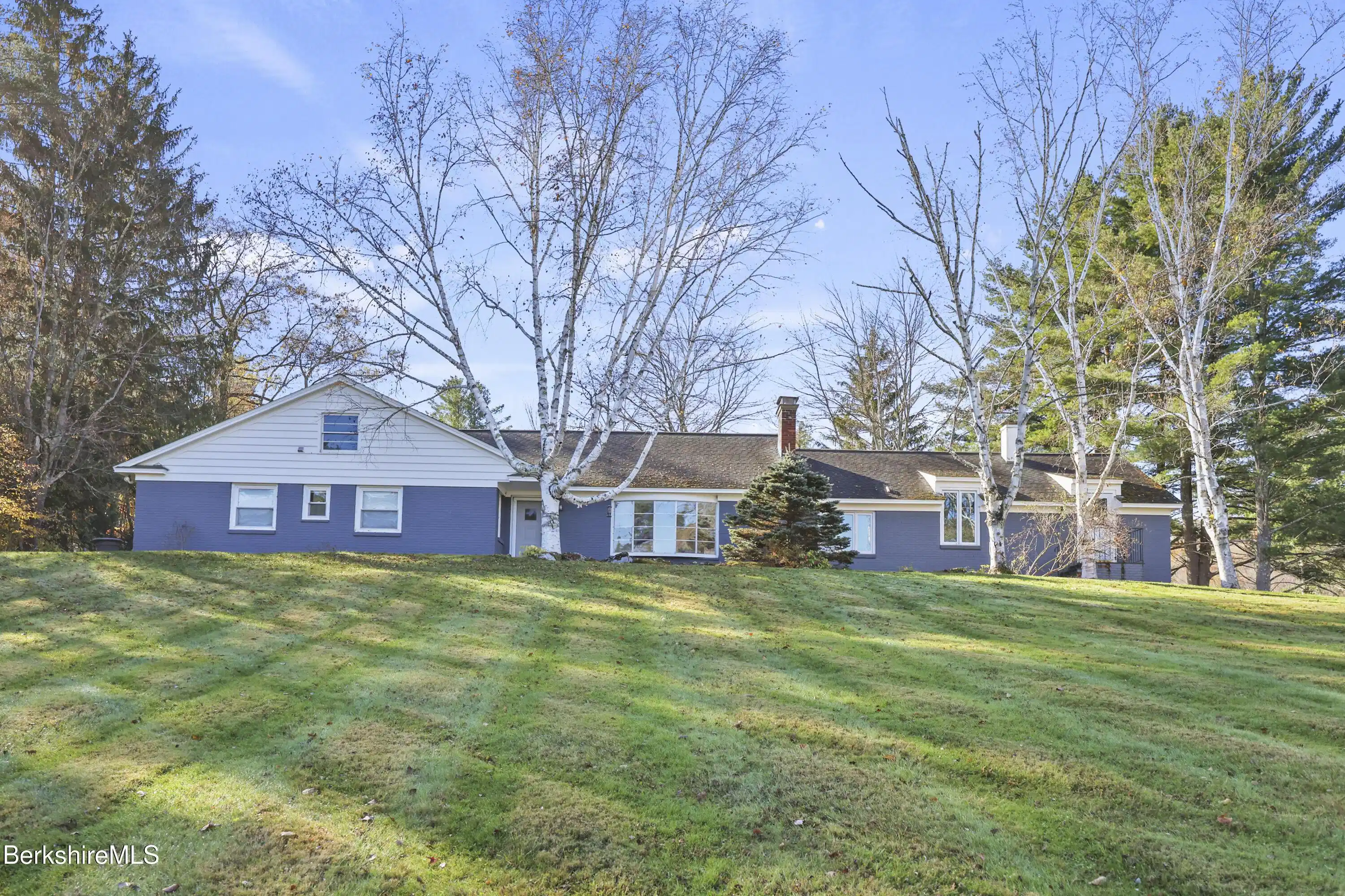 Image 1: 5 Exterior Front