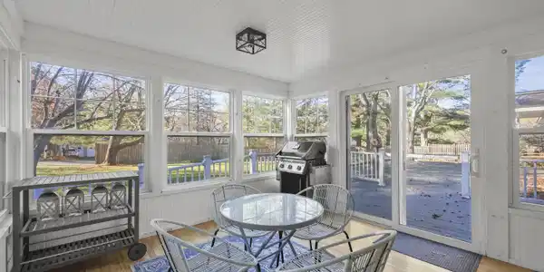 Image 4: 80 Sun Room