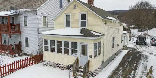 37 1/2 Mill St