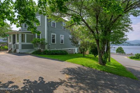 89 Exeter Ave