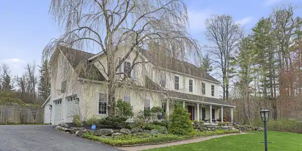 Image 2: 20 Exterior Front