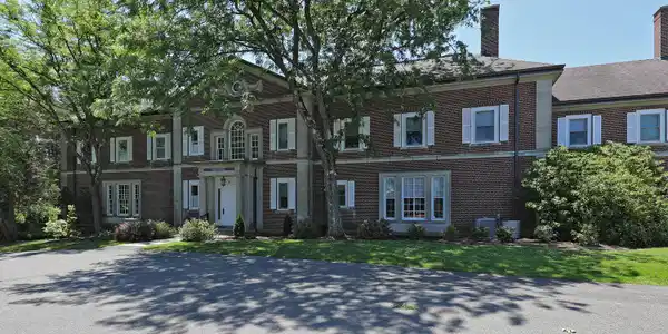 200 Old Stockbridge Rd