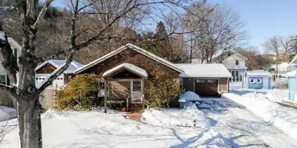 6 Locust St